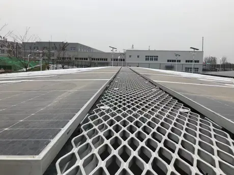 屋上太陽光発電メンテナンス用歩道2
