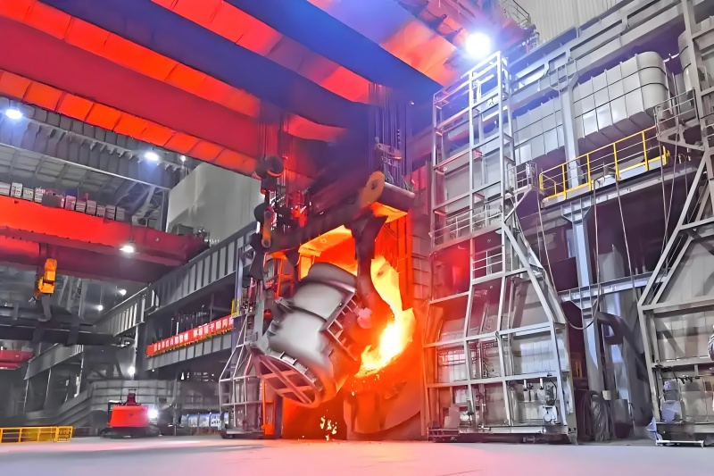 製鉄所転炉プラットフォーム用亜鉛めっき鋼製グレーチングの耐用年数とメンテナンス_01.jpg